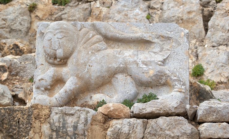Nimrod Fortress: The Stronghold on Mount Hermon's Slopes 5 Nimrod Fortress Baybars Lion Symbol